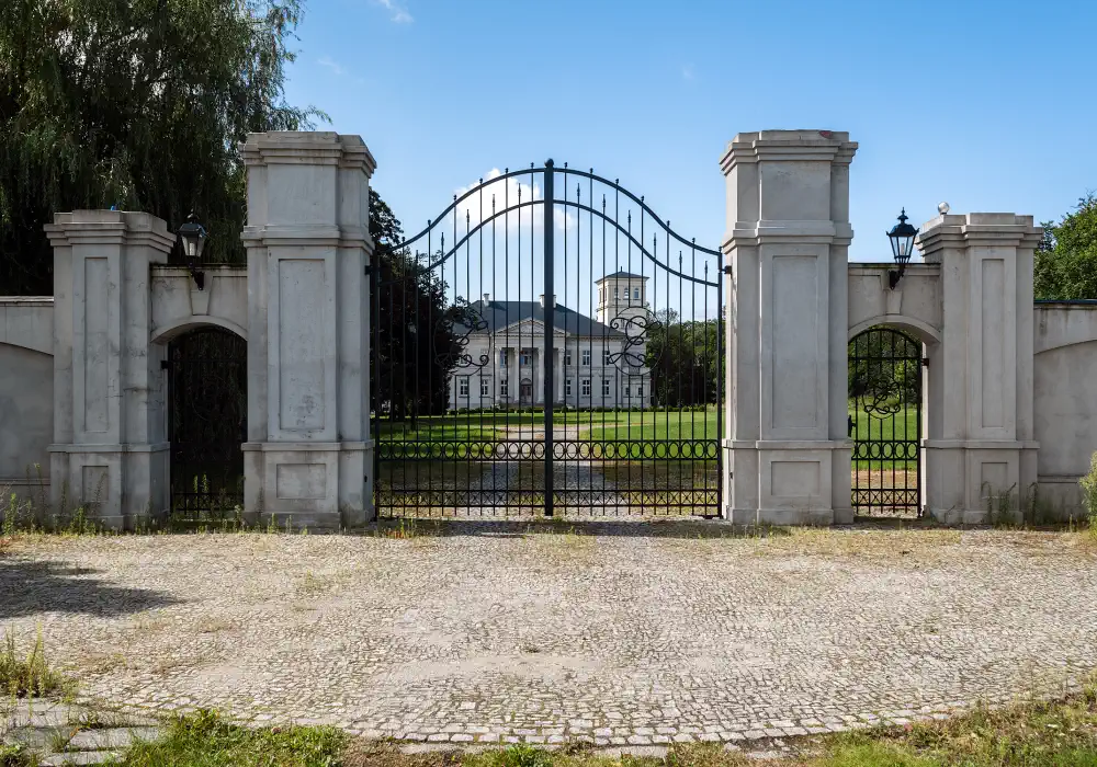 PORTICO Secrets: Schloss diskret veräussern
