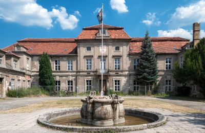 Brandenburg an der Havel: Schloss zu versteigern, Außenansicht