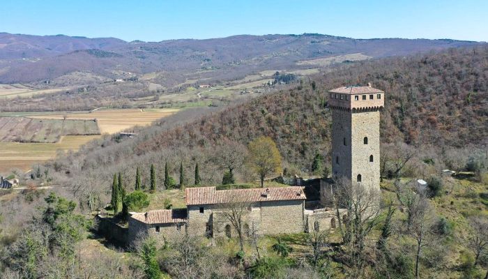 Castello medievale in vendita 06060 Pian di Marte, Umbria,  Italia