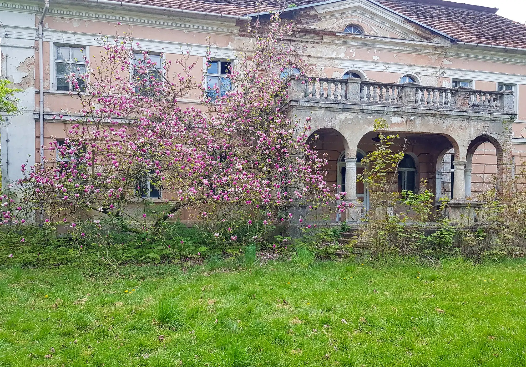 Immagini Neoklassizistisches Gutshaus in Granówko, Großpolen