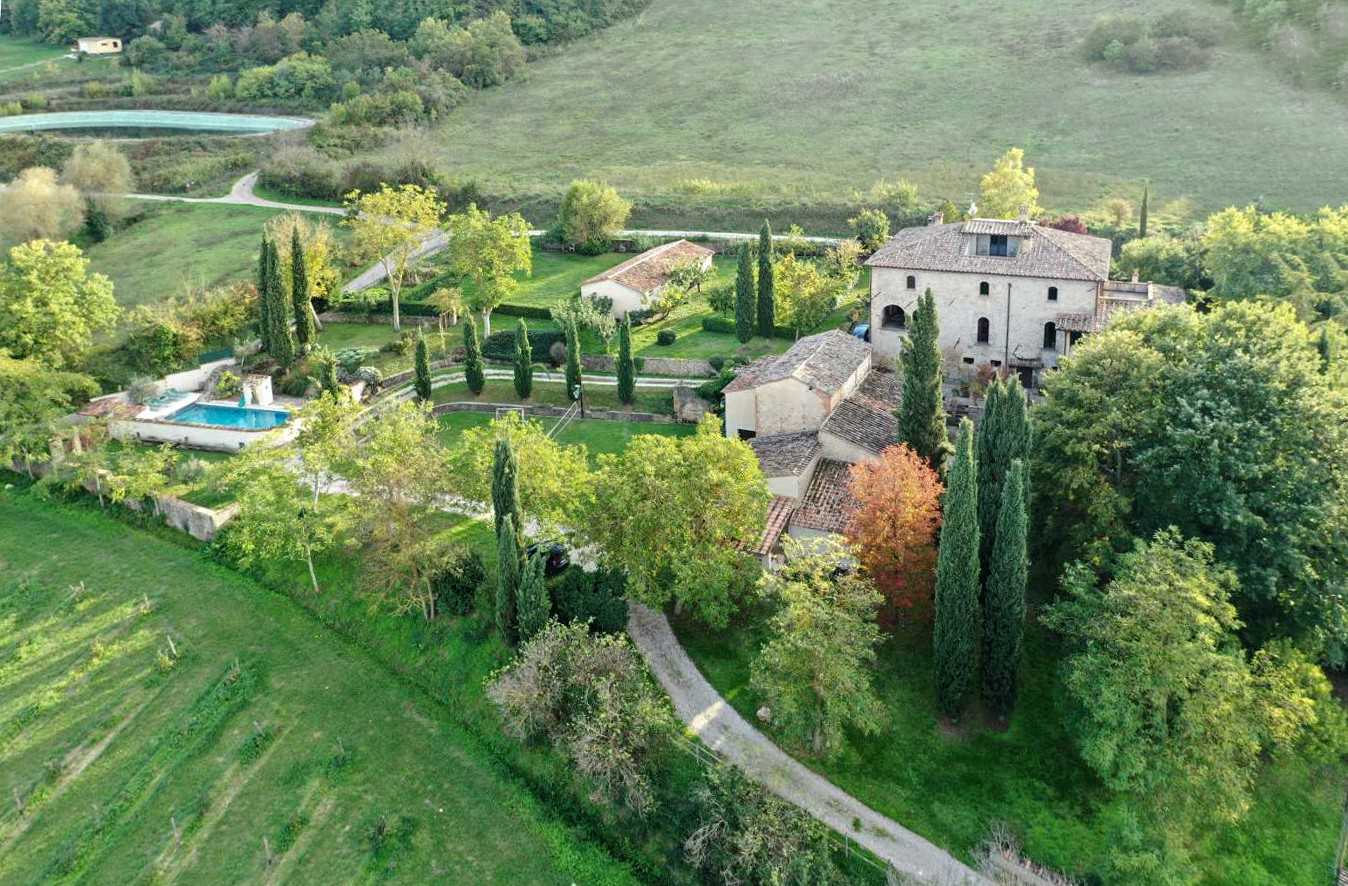 Fotos Großes Landhaus in Lerchi bei Città di Castello