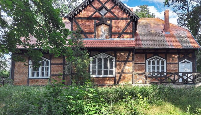 Piccola casa padronale a graticcio a Oporówko