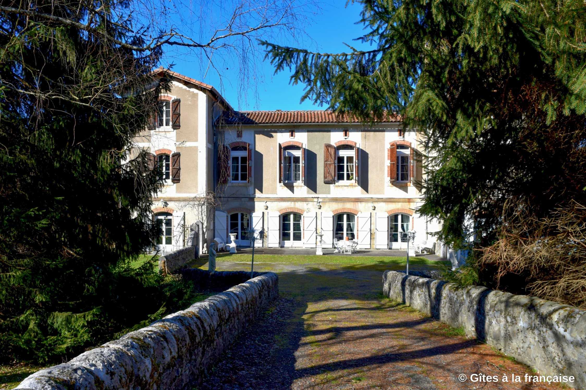 Fotos Historisches Schulgebäude als Ferienhaus/B&B, Pyrenäen