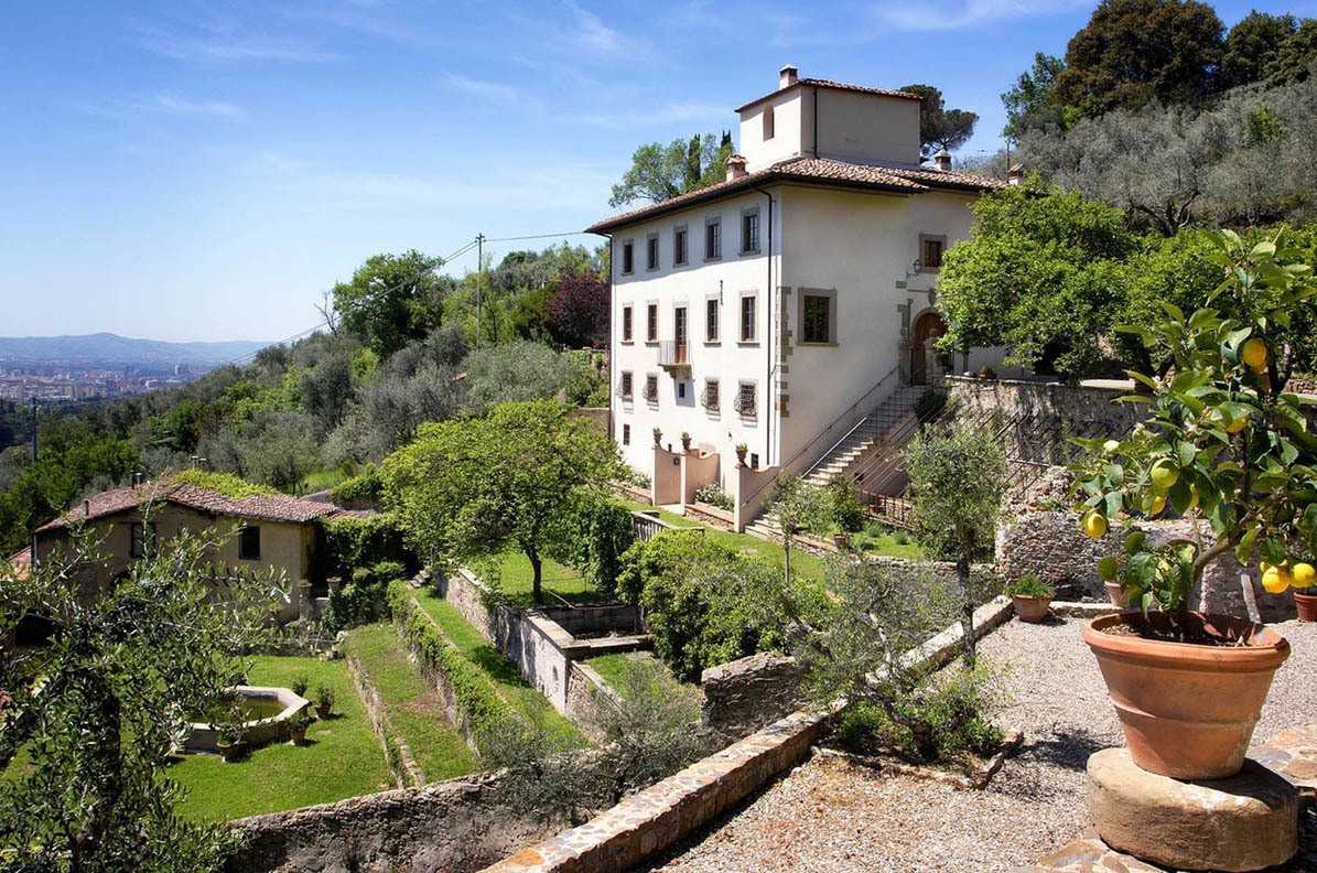 Fotos Historische Villa über den Hügeln von Florenz