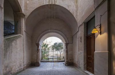 Schloss kaufen Manduria, Apulien:  Eingang