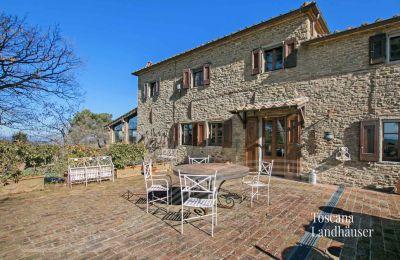 Landhaus kaufen Gaiole in Chianti, Toskana:  RIF 3041 Terrasse und Blick auf Haus