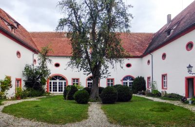 Schloss kaufen 91792 Ellingen, An der Vogtei 2, Bayern, Innenhof
