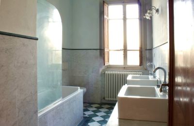 Historische Villa kaufen Lucca, Toskana, Badezimmer