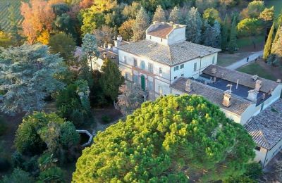 Charakterimmobilien, Schönes Landschloss/Palazzo mit Park in Marsciano