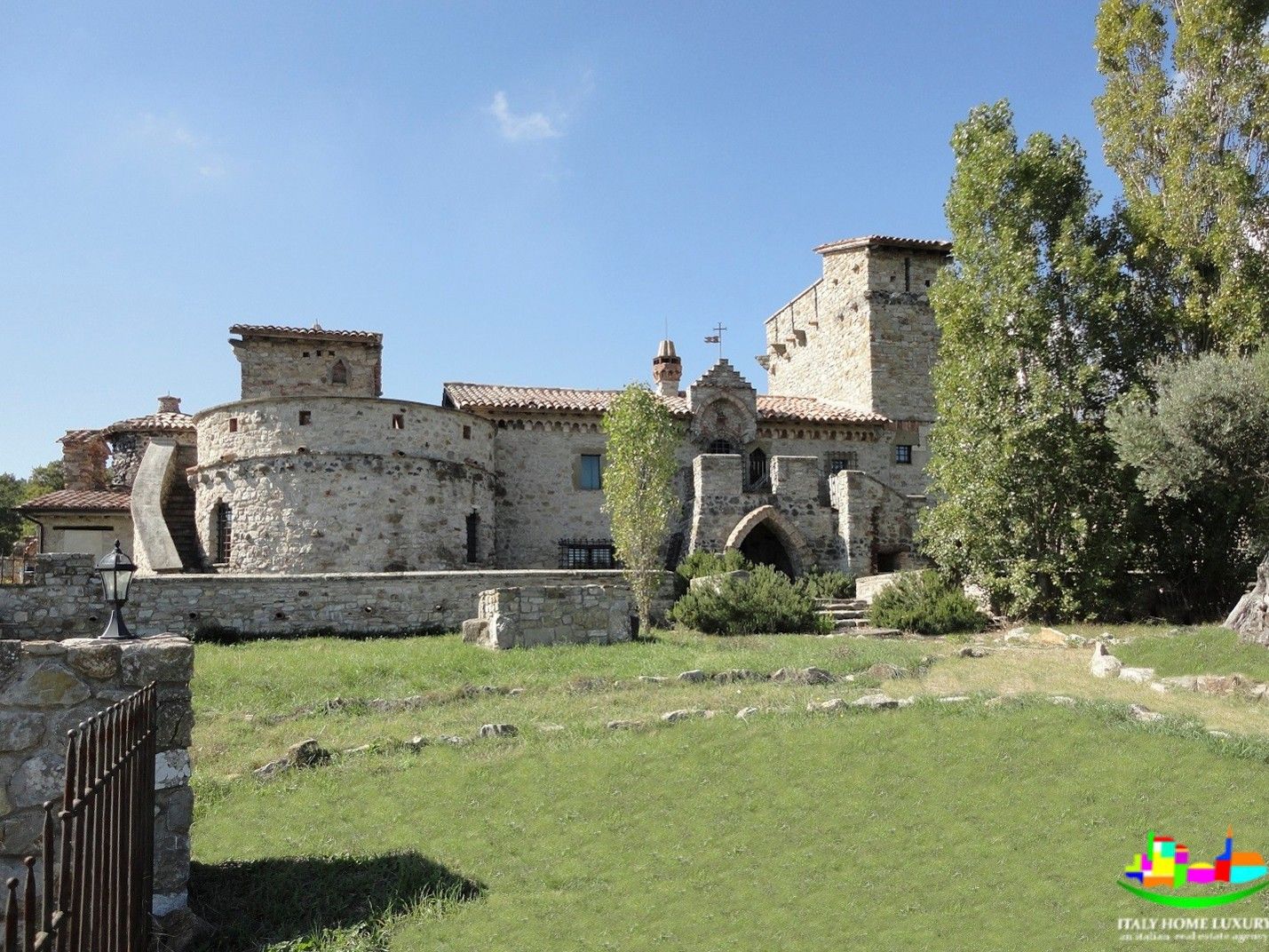 Immagini Castello vicino a Todi in posizione panoramica da sogno