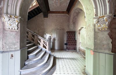 Renaissance der "alten Burgen" auf dem Land, Treppenhaus