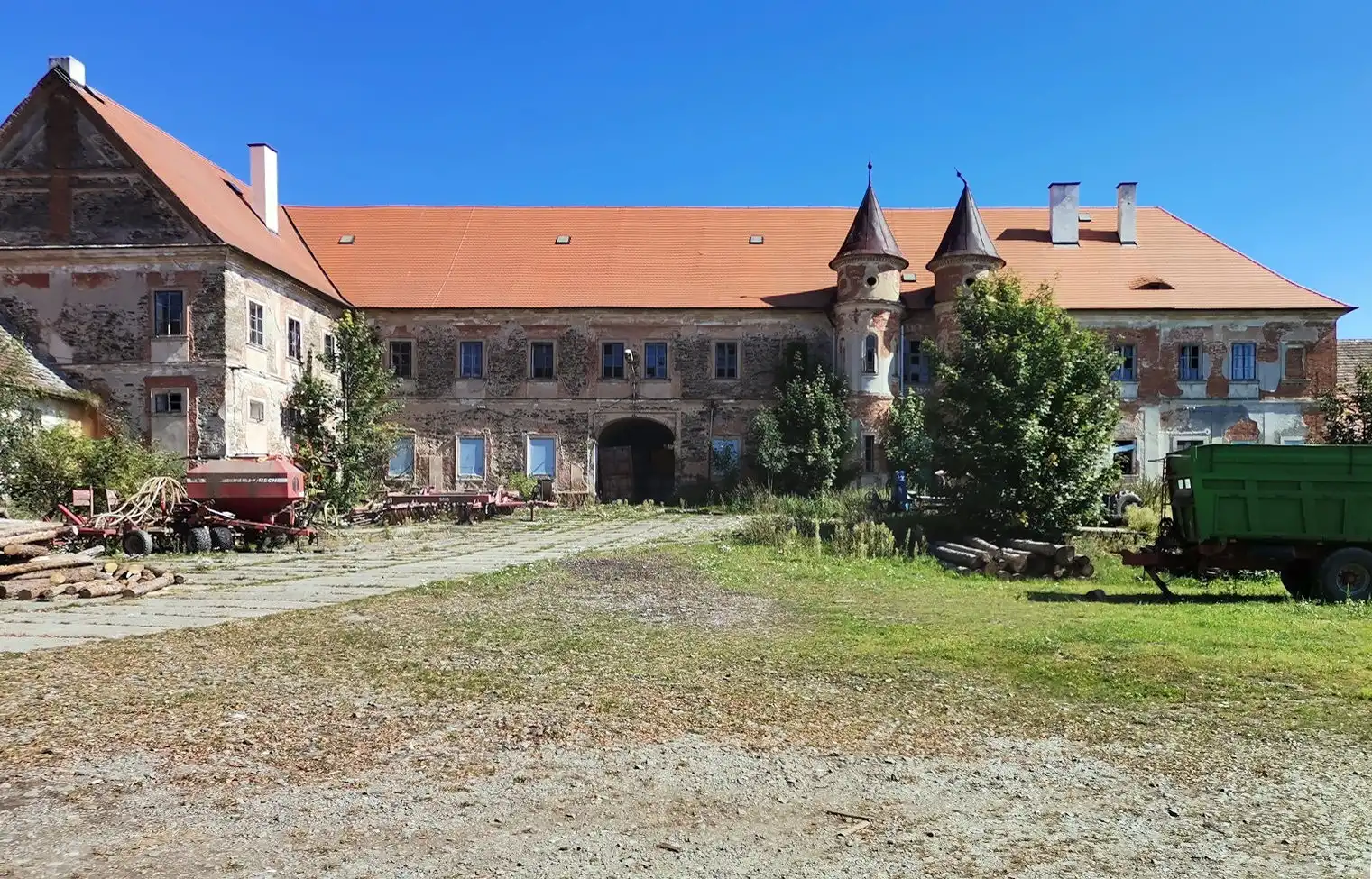 Photos Castle in Bohemia for investment