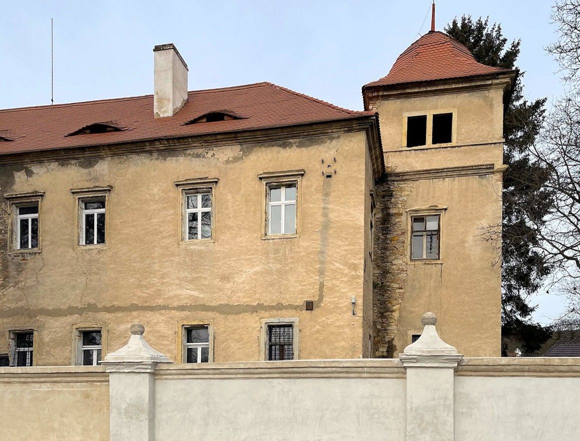 Fotos Teilsaniertes Schloss bei Prag