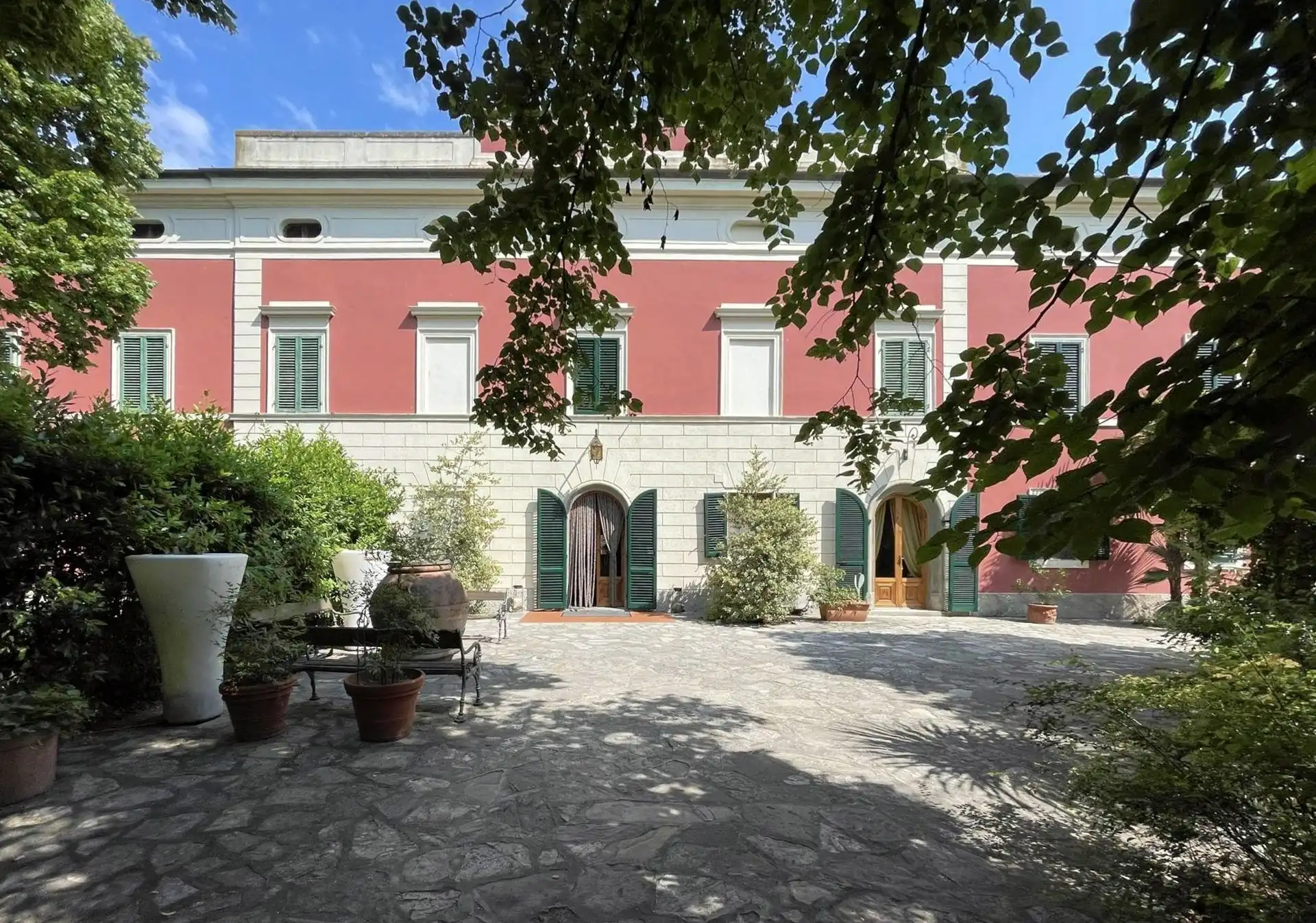 Fotos Toskana-Villa mit kleinem Park bei Pisa