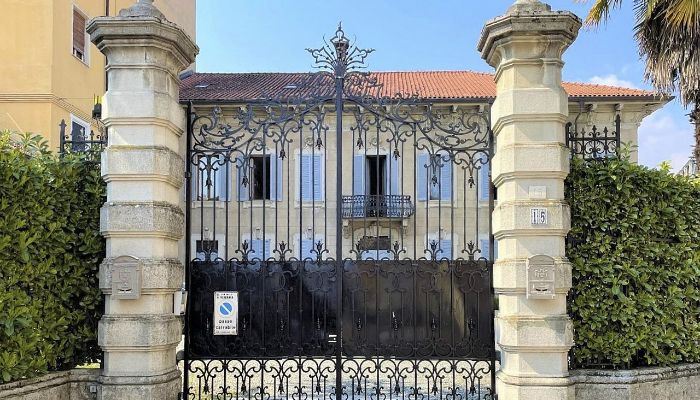 Historische Villa kaufen Verbano-Cusio-Ossola, Intra,  Italien