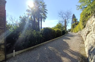 Historische Villa kaufen 28824 Oggebbio, Piemont, Zufahrt