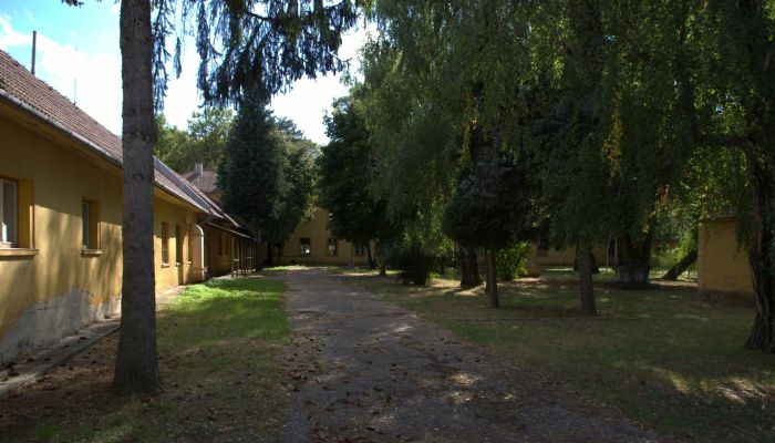 Herrenhaus/Gutshaus Kravany nad Dunajom 3