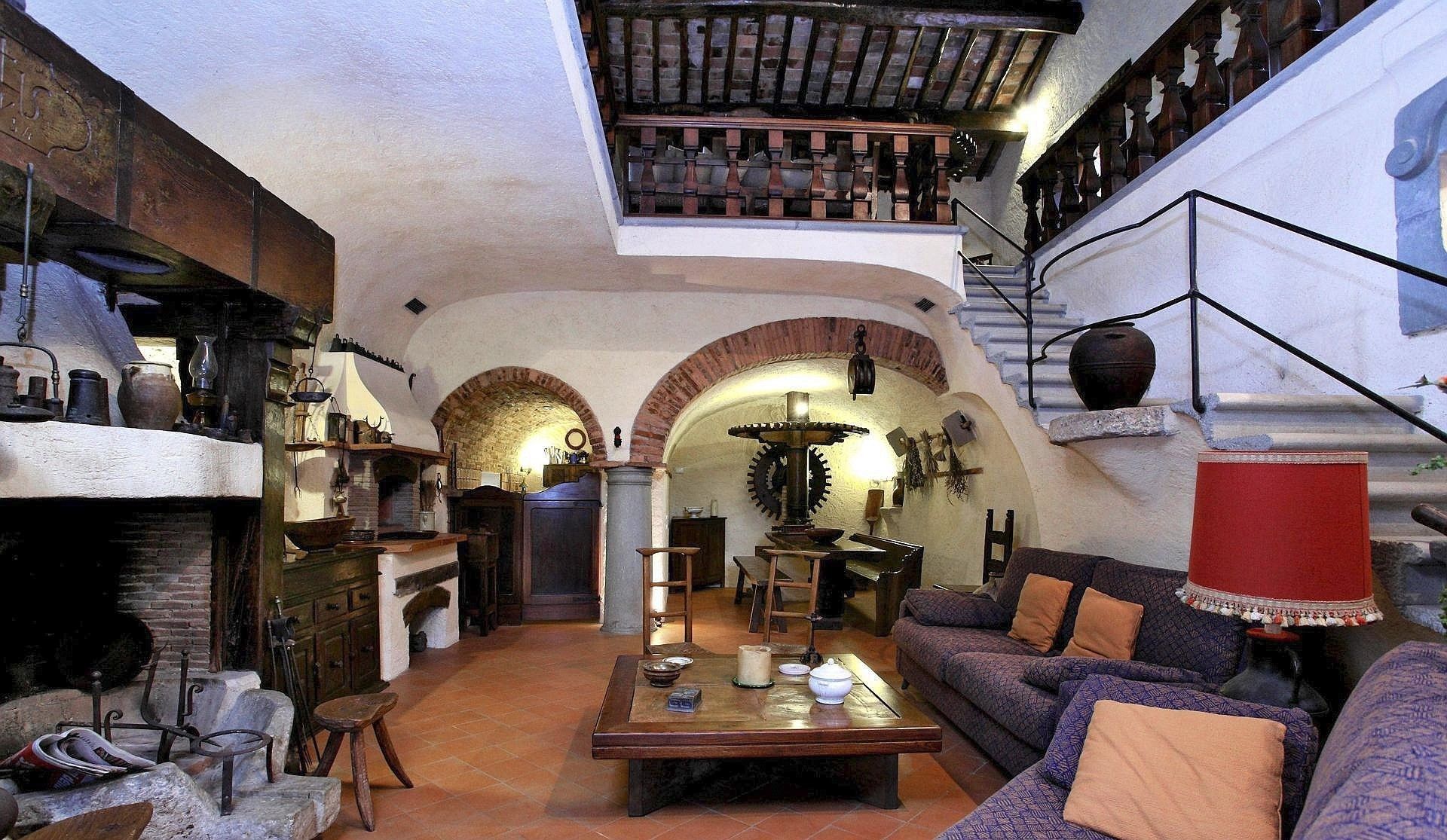 Photos Un ancien moulin à huile transformé en maison confortable