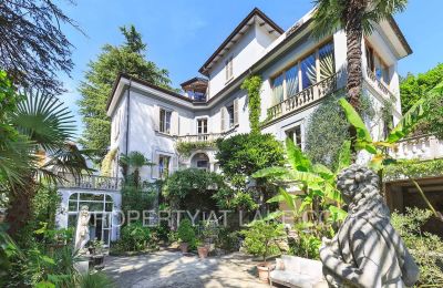 Historische Villa kaufen Dizzasco, Lombardei, Außenansicht