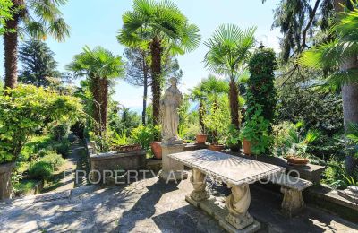 Historische Villa kaufen Dizzasco, Lombardei, Garten