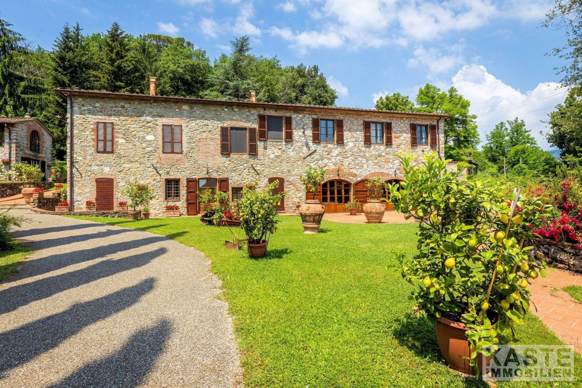 Fotos Restauriertes Landhaus mit 4 Ha Land bei Lucca