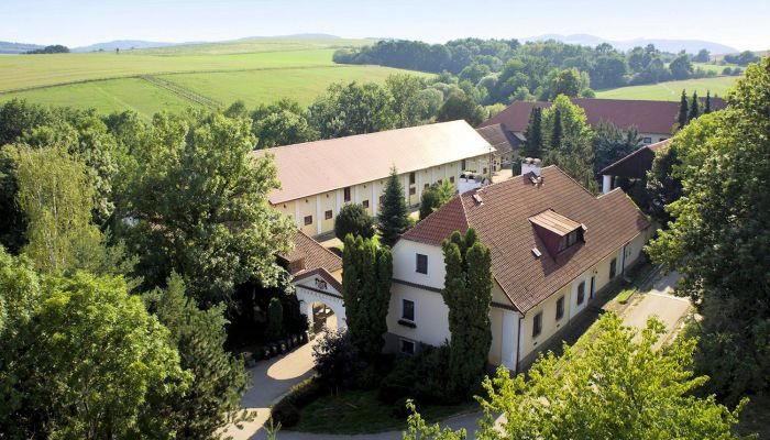 Herrenhaus/Gutshaus Benešov, Středočeský kraj