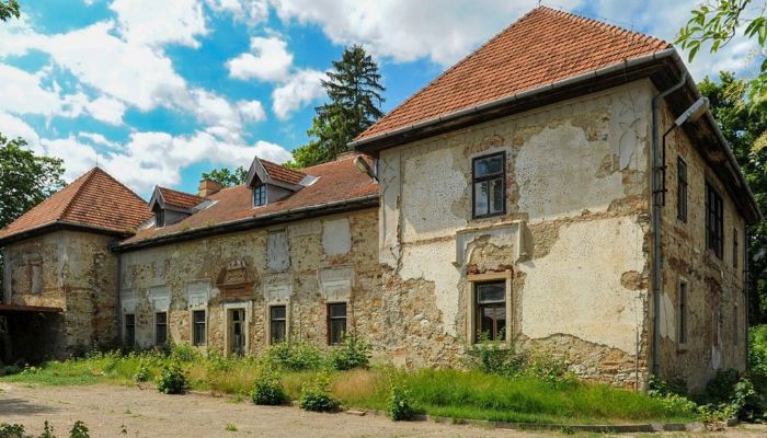 Herrenhaus/Gutshaus Pozdišovce 2