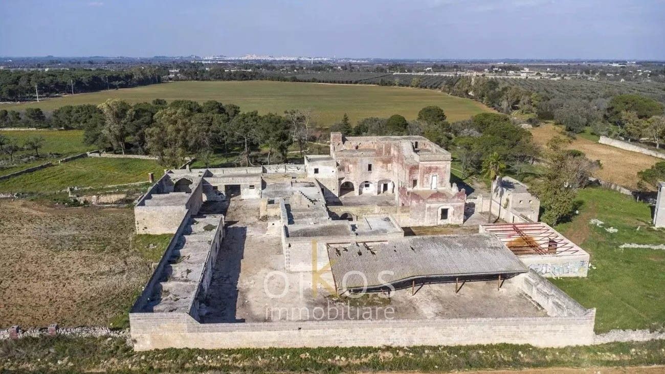Fotos Historisches 52-Hektar-Anwesen in Apulien als Investitionsobjekt