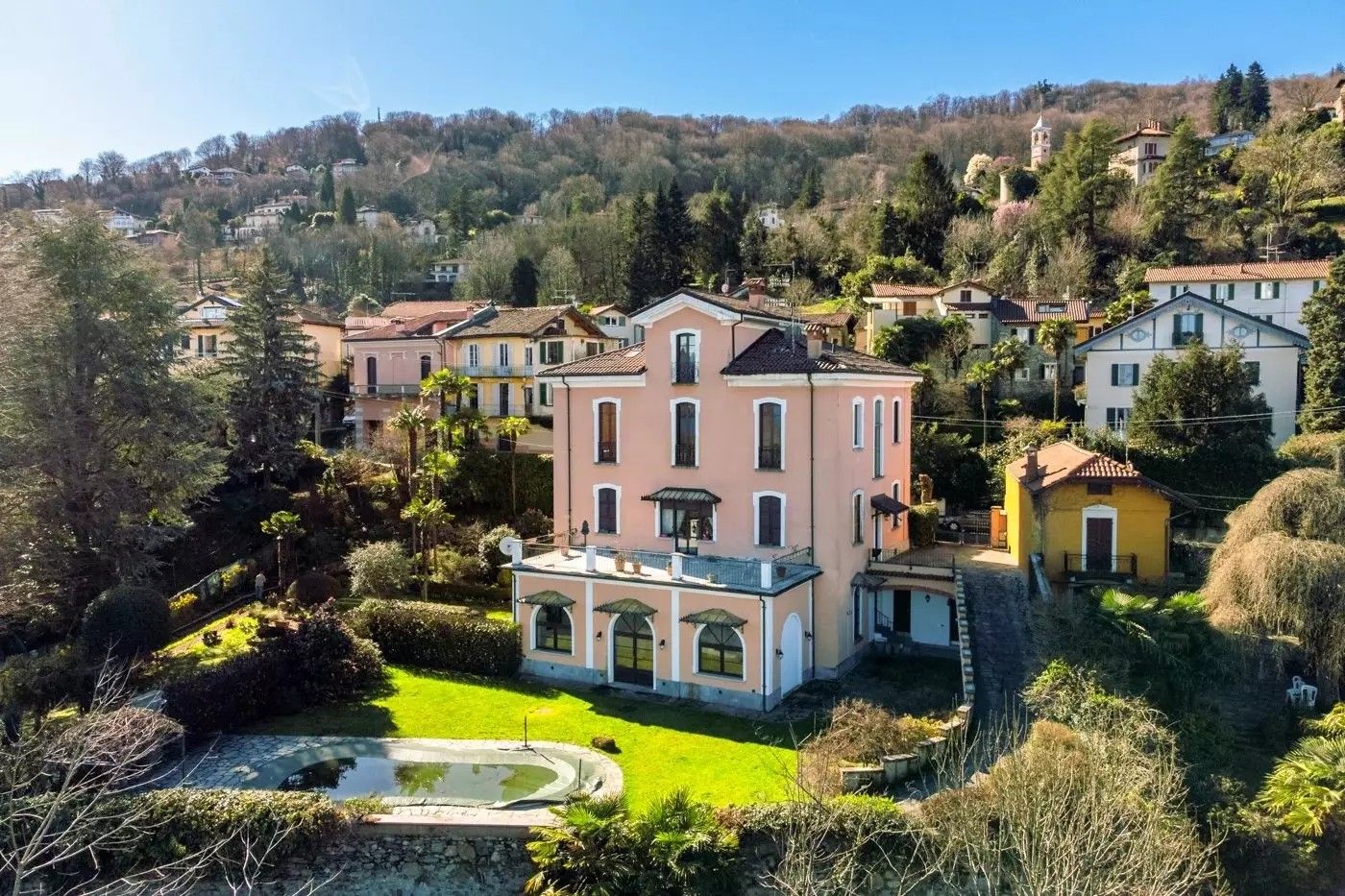 Fotos Historische Villa mit Pool und Seeblick in Stresa Binda