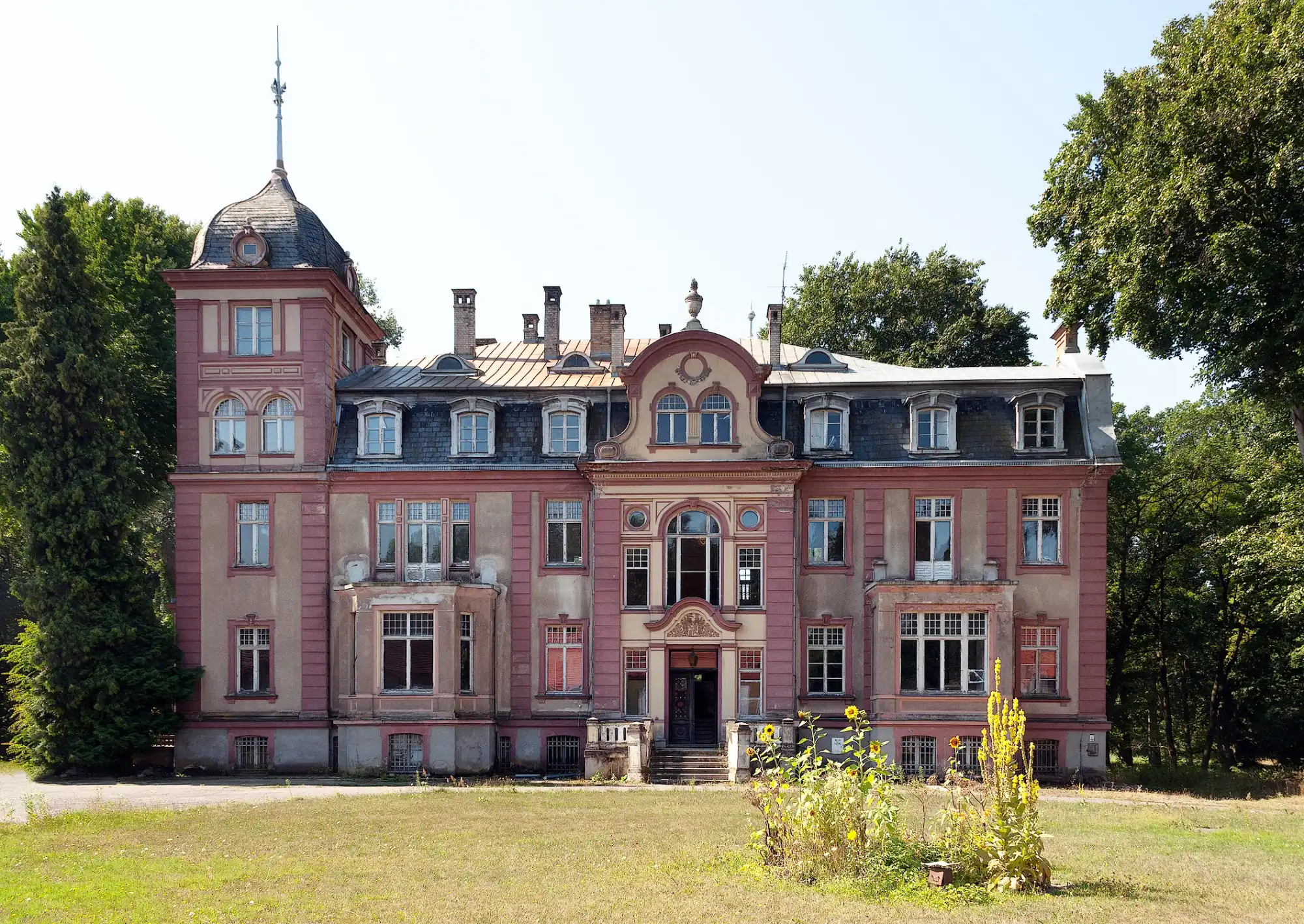 Fotos Herrenhaus "Schloss Briesnitz" im polnisch-deutschen Grenzgebiet