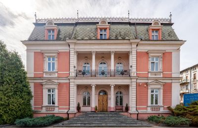 Charakterimmobilien, Restaurierte Villa aus der zweiten Hälfte des 19. Jahrhunderts. Idealer Standort für ein Boutique-Hotel.