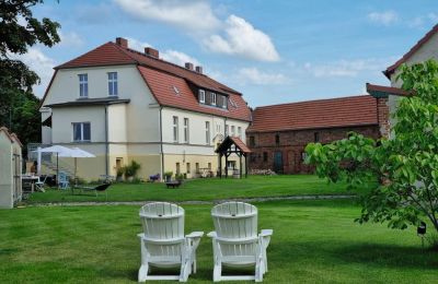 Historische Villa kaufen 16945 Meyenburg, Brandenburg:  Hofseite