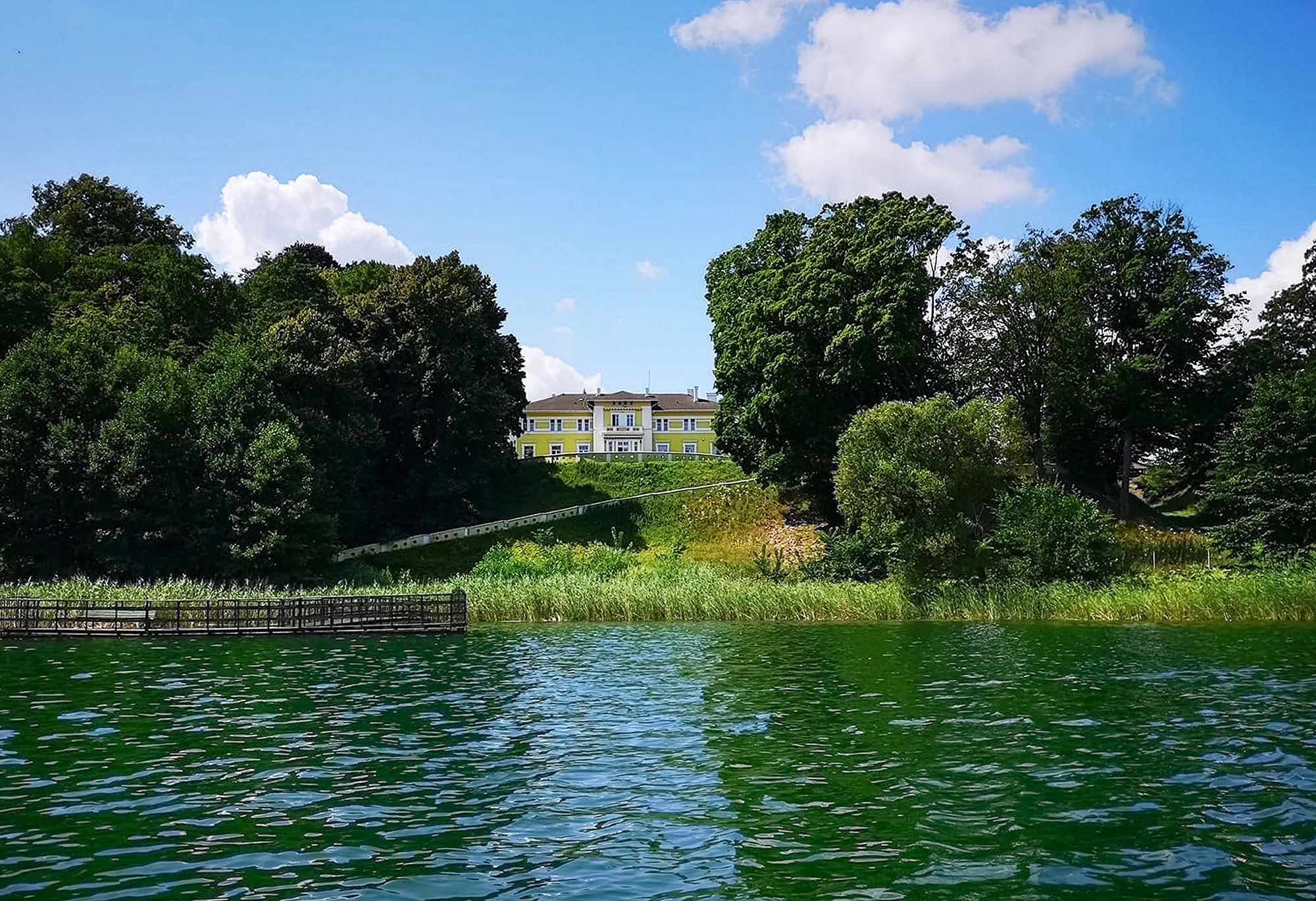 Fotos Masurisches Landschloss am See bei Olsztyn