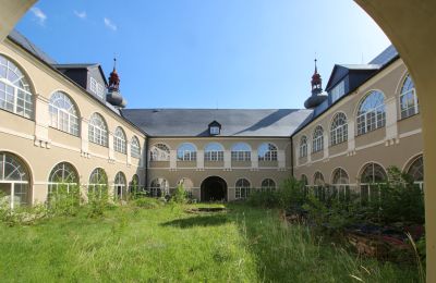 Schloss kaufen Olomoucký kraj, Innenhof