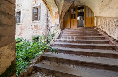 Schloss kaufen Kounice, Zámek Kounice, Středočeský kraj, Treppe