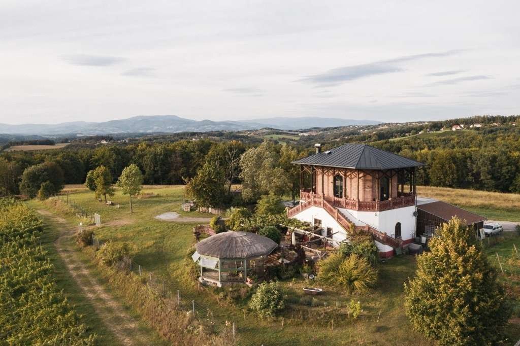 Fotos Unikat in der Steiermark mit Aussicht!