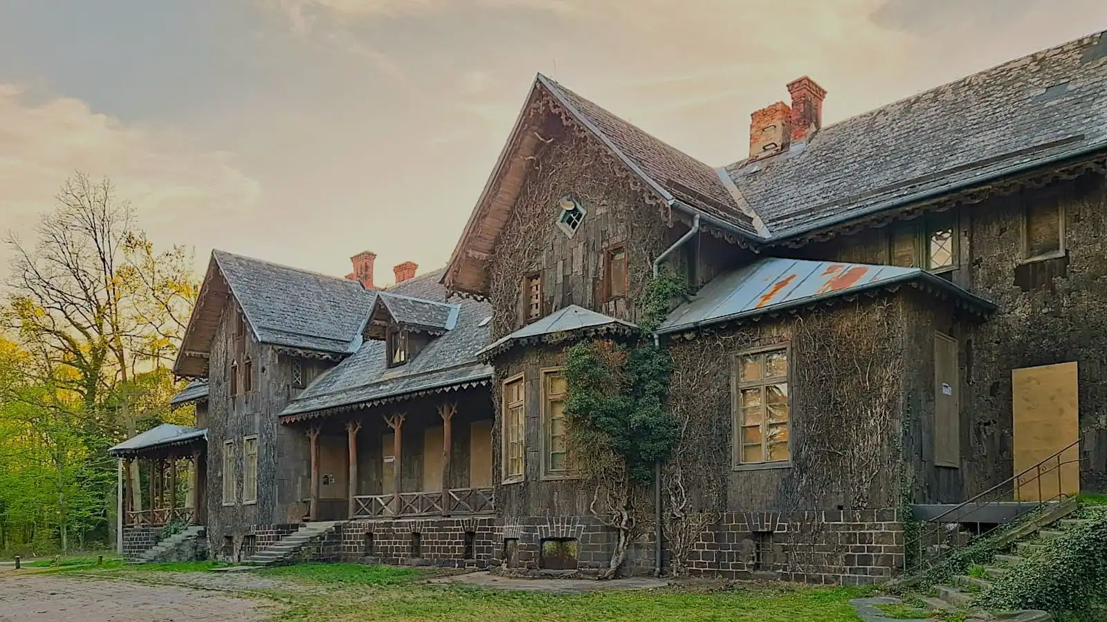 Fotos Großpolen: Jagdresidenz Wilhelm von Braunschweig - Europas Herrschaftssitz mit Eichenrind-Fassade