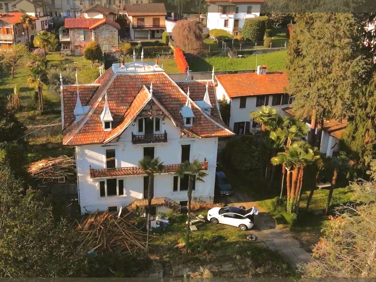 Immagini Appartamento chic in villa rinnovata a Verbania