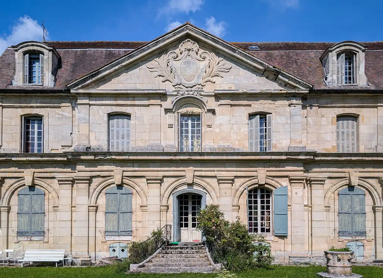 Photos Château mit prächtiger Gartenanlage, 60 km von Paris