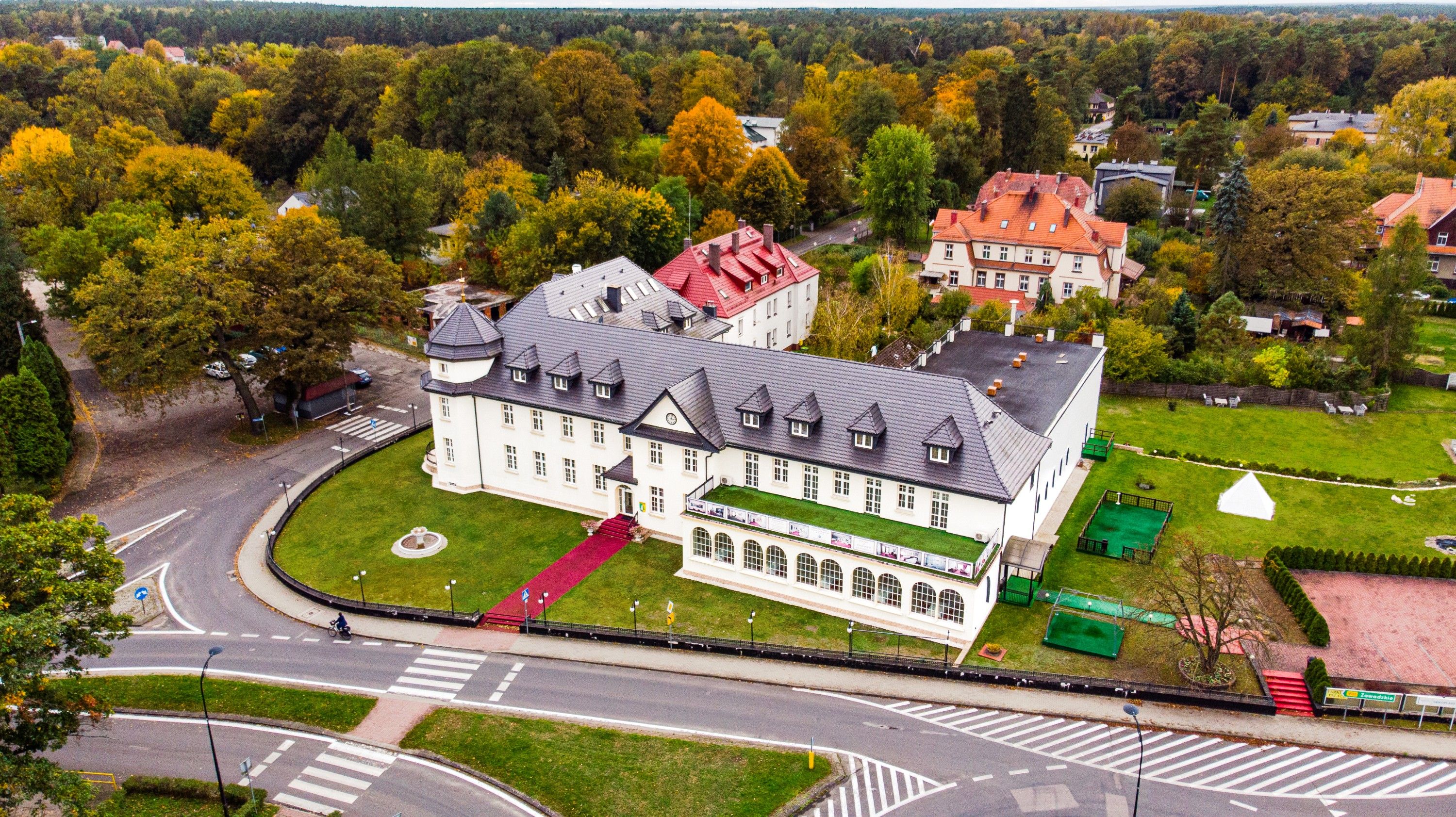 Photos Palais à Prawdzic - Hôtel historique en Silésie