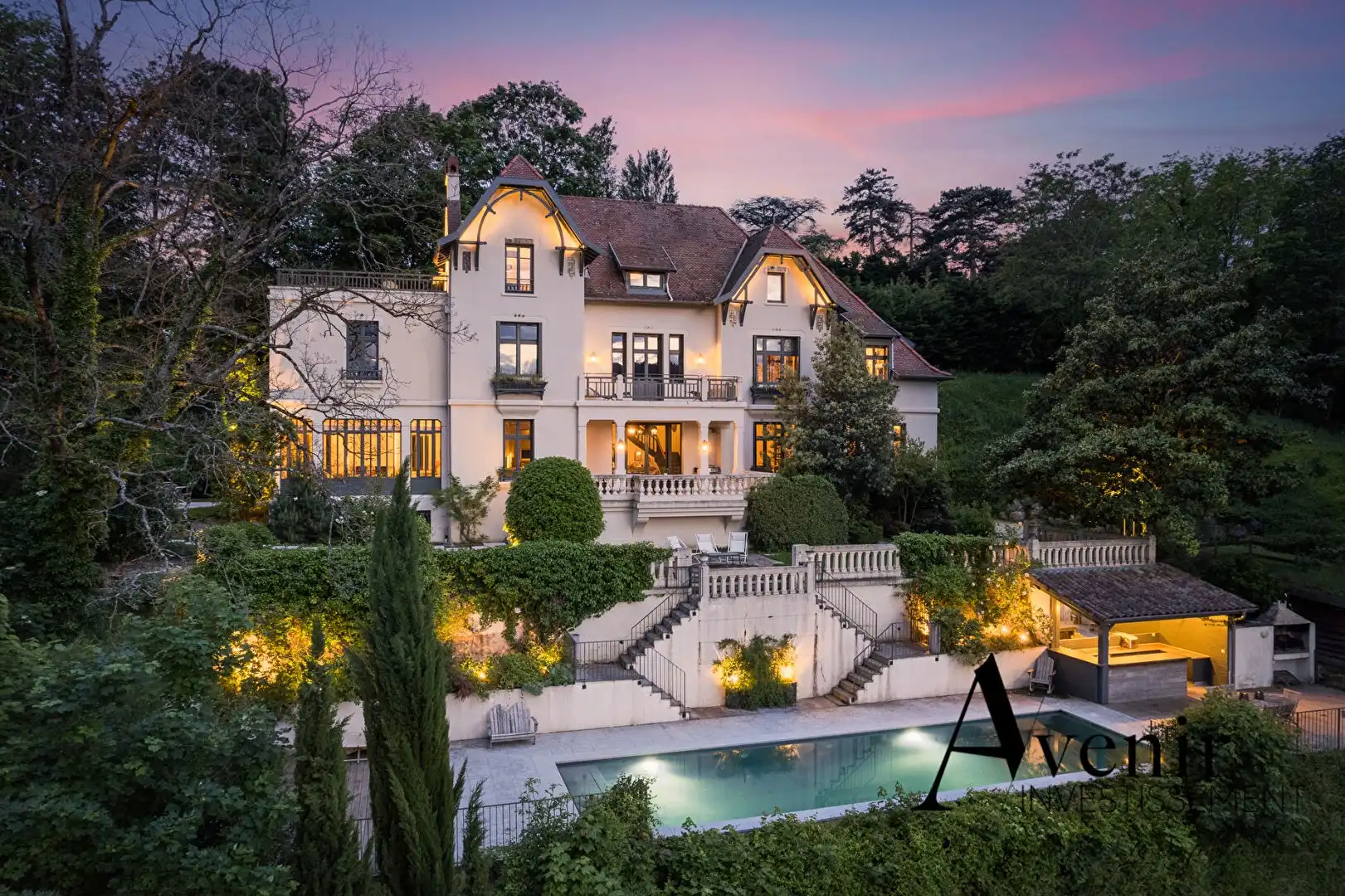 Photos Villa à Lyon avec maison d'hôtes - Emplacement privé