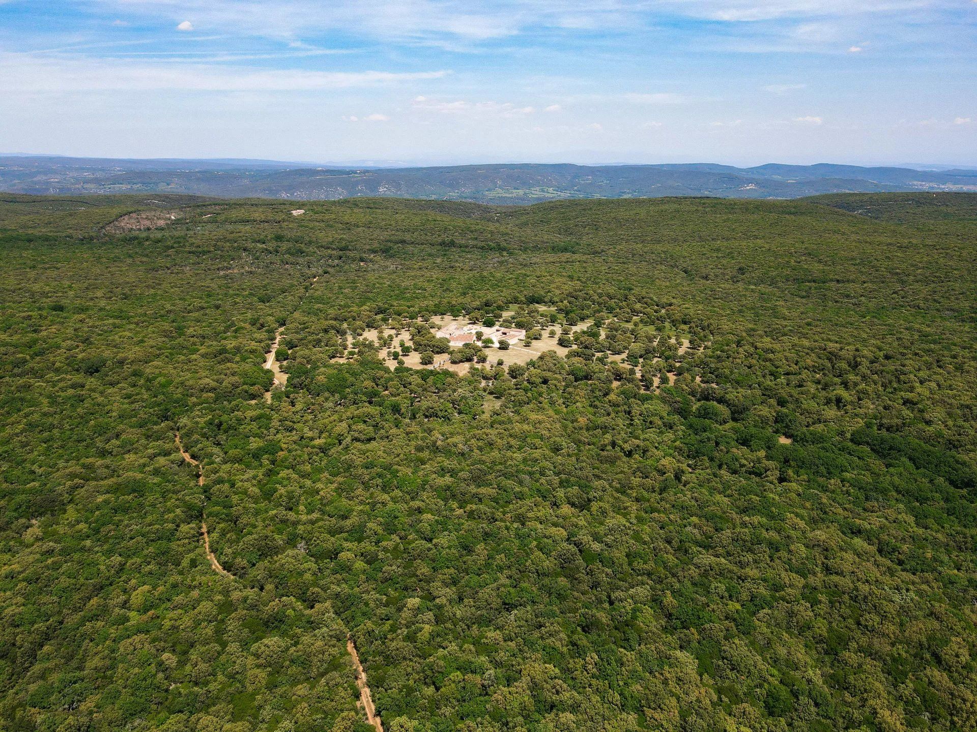 Fotos Exklusive historische Liegenschaft in der Provence - 352 Hektar Land
