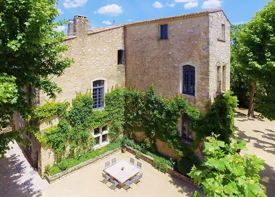Immagini Palazzo del XIII secolo tra Nîmes e Alès