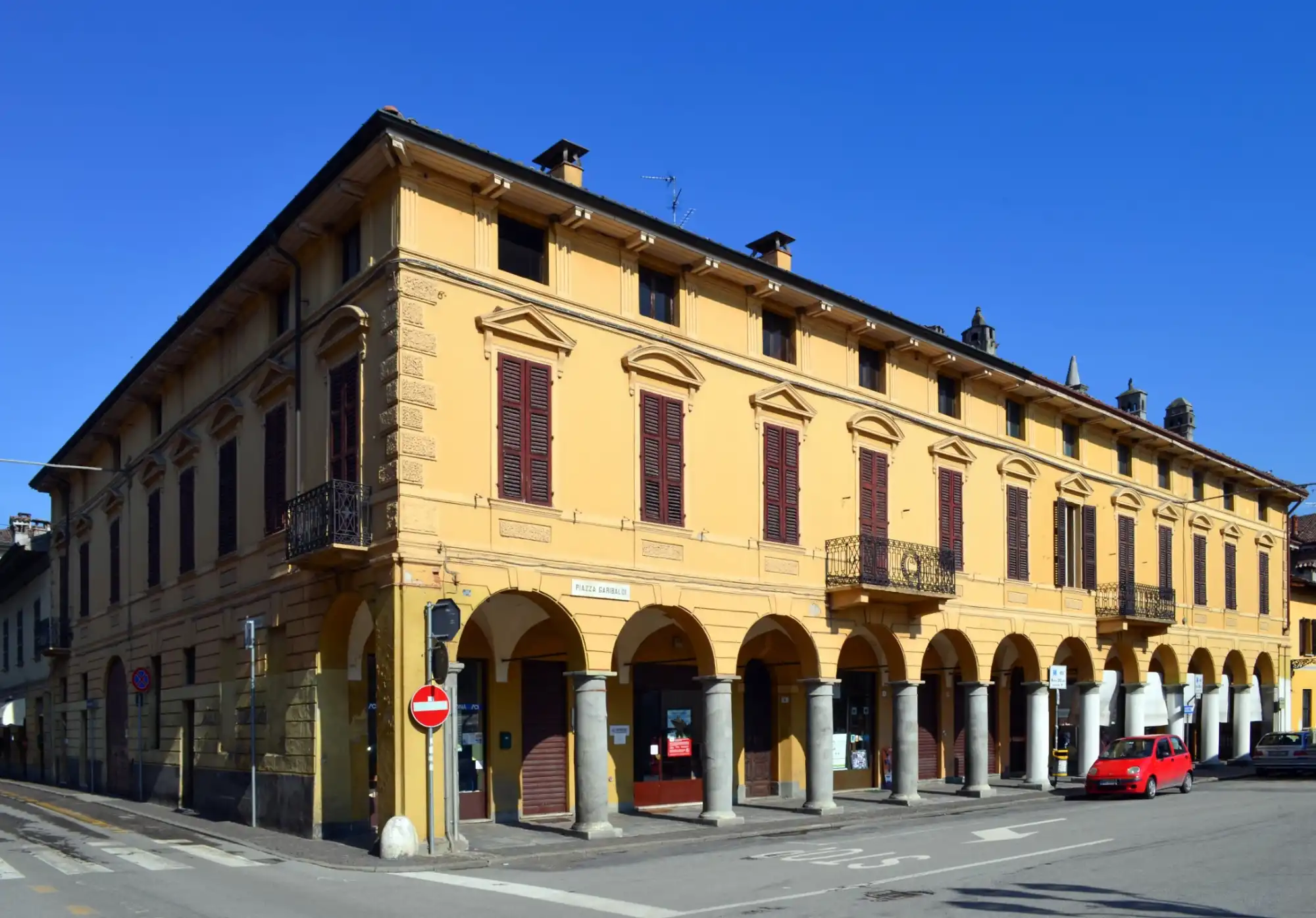 Immagini Palazzo storico nel nord Italia, vicino al Lago d'Iseo e al Lago di Garda