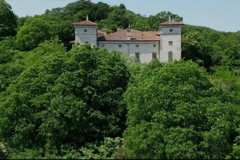 Castello in vendita Italia,  Italia, 2