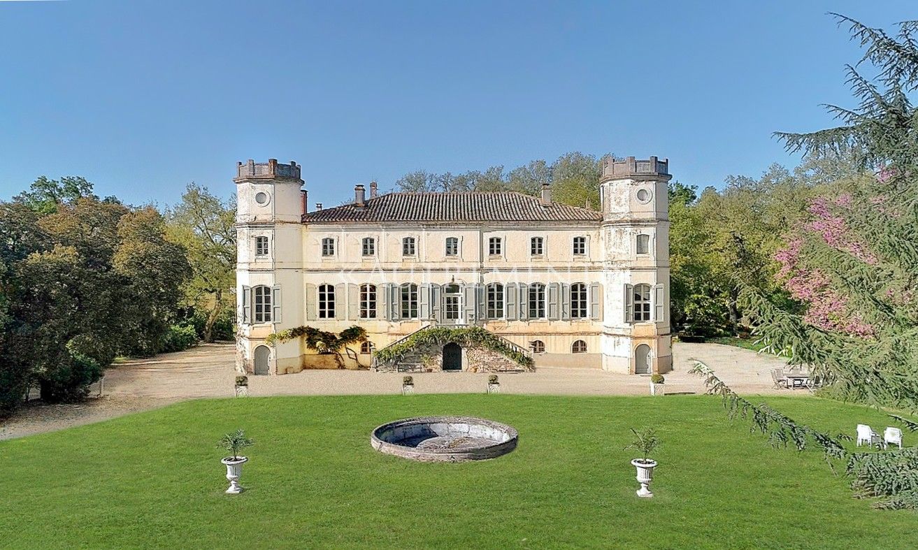 Fotos Kleines Château bei Toulouse mit 5 Hektar Land und niedrigem Energieverbrauch
