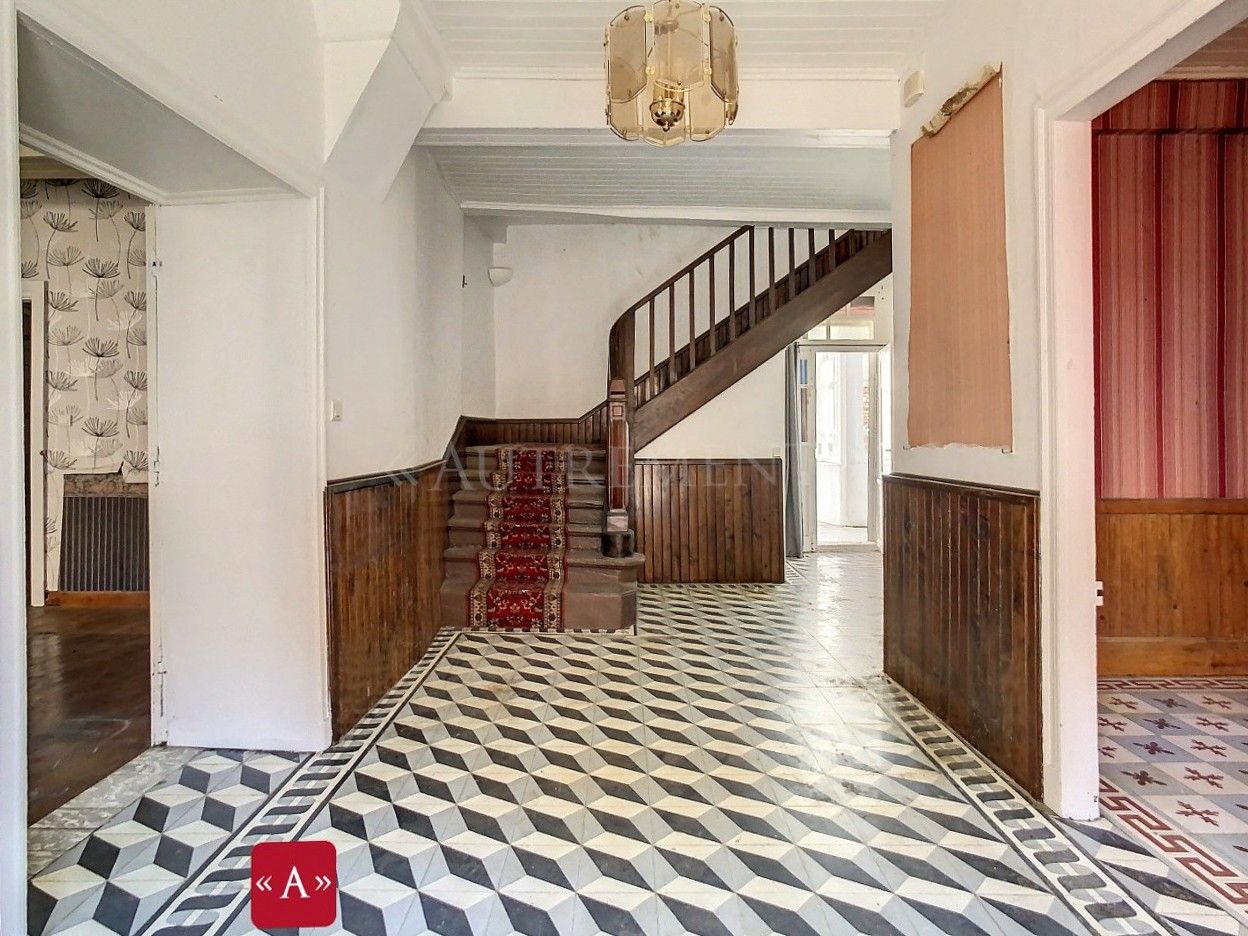 Photos Magnifique maison bourgeoise avec jardin