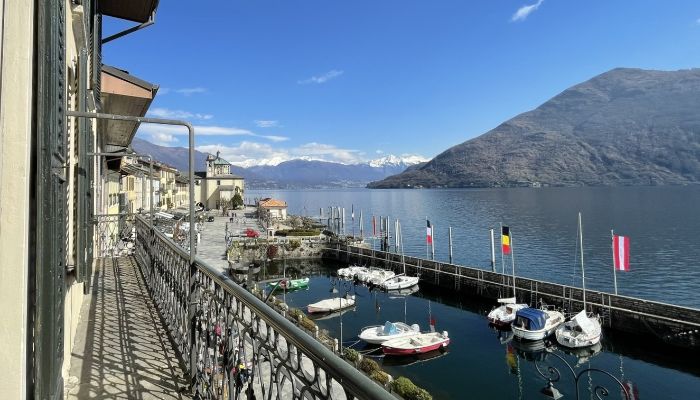 Elegante casa di città storica con splendida vista sul lago sul lungolago di Cannobio
