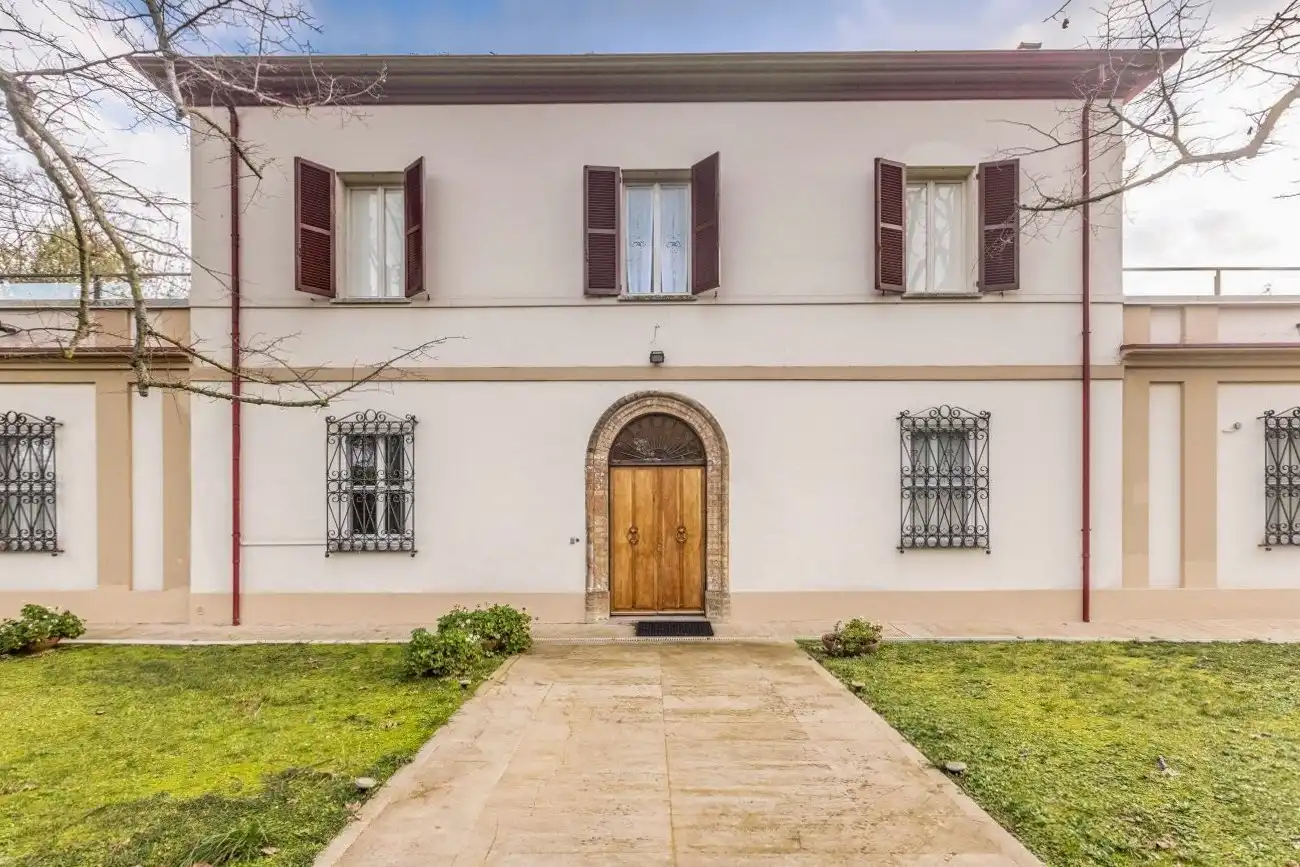Fotos Renommierte neoklassizistische Villa in Senigallia an der Adria