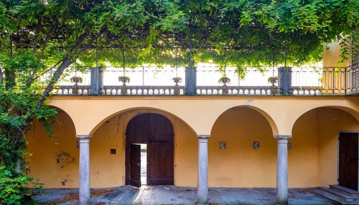 Villa storica in vendita Belgirate, Piemonte,  Italia